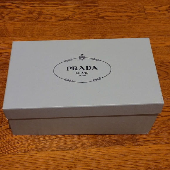 Prada pumps - Picture 8 of 9